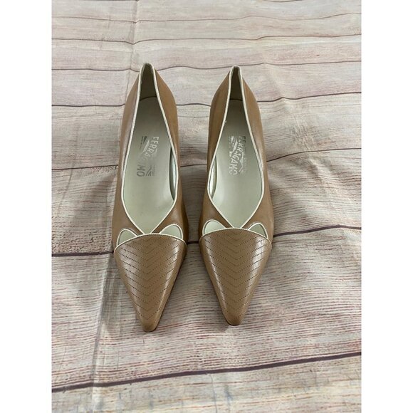 Salvatore Ferragamo Women's Brown Pointed Toe Leather Pumps - 9B - Picture 2 of 13